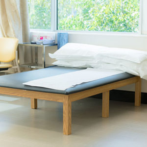 Therapeutic bed
